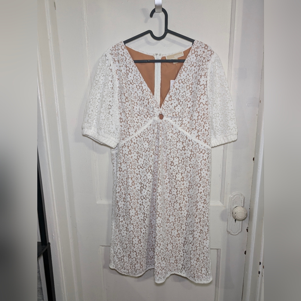 NWT Michael Kors White Floral Lace Dress in Size 16